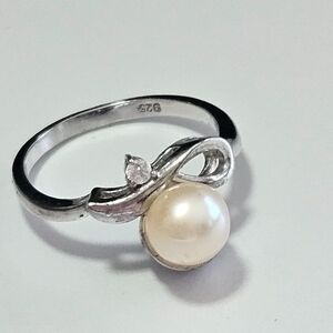 Vantel Pearls Ribbon of Hope ring size 6 sterling silver